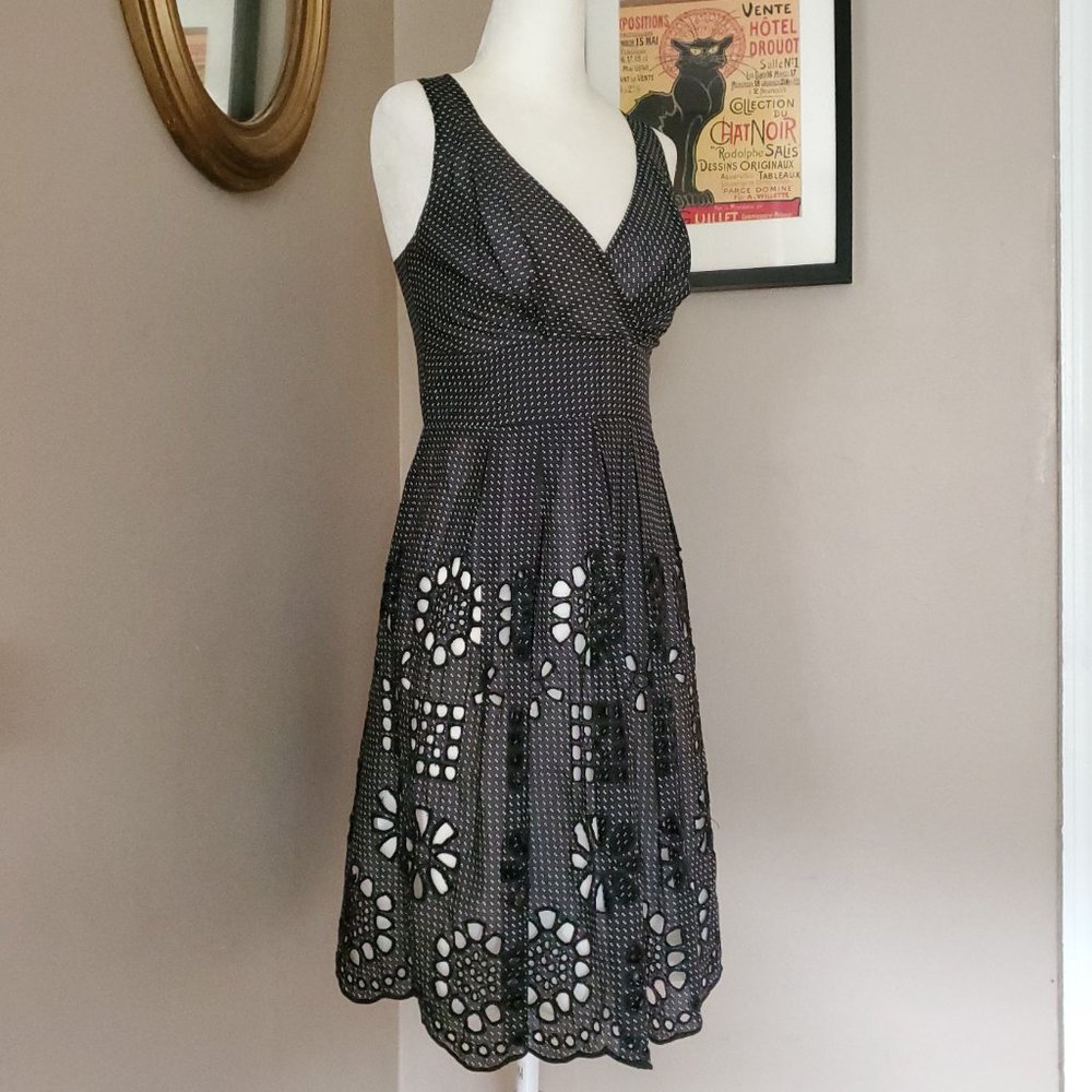 Eva Franco Black and White Eyelet Tie Back Dress Size 2 - Picture 3 of 16